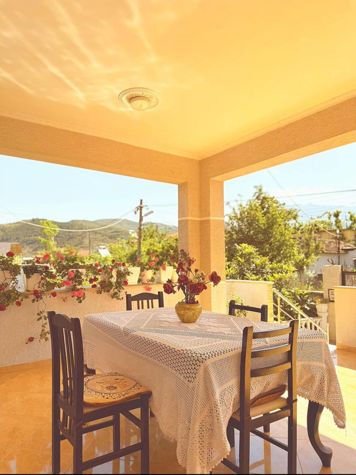 Anel'S Guesthouse Berat Exterior photo
